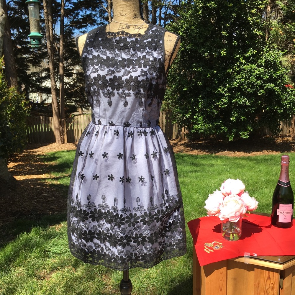 blue w/ black detail dress broken zipper